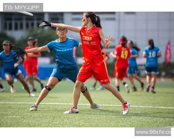 杭州飞盘队与上海飞盘队赛后复盘分析个人能力的较量与启示